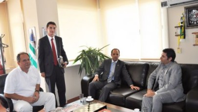 GENÇ VEKİLDEN GENÇLERE DESTEK