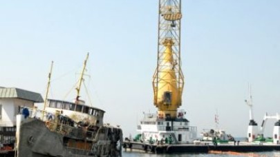 Kaza yapan o vapur, su yüzüne çıkarıldı