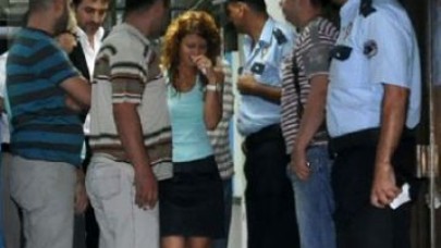 Döviz bürosunda silahlı soyguncu dehşeti