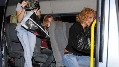 Kumburgaz’da striptiz bara fuhuş operasyonu