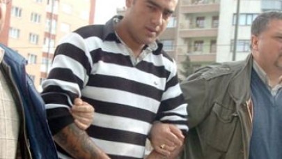 'Beni yumruk ve sopa dövüyordu'