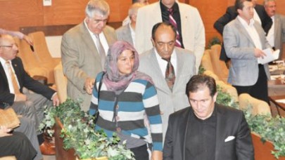 SEN NEYMİŞSİN BE KANDEMİR!