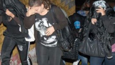 Masaj salonlarına fuhuş baskını