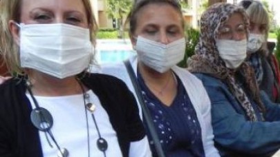 Kadınlardan maskeli eylem