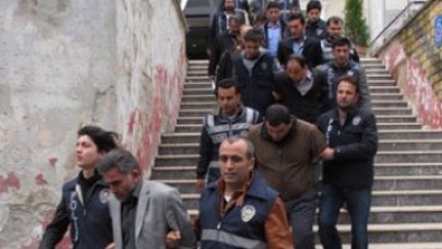 Otomobil satarken dikkat!