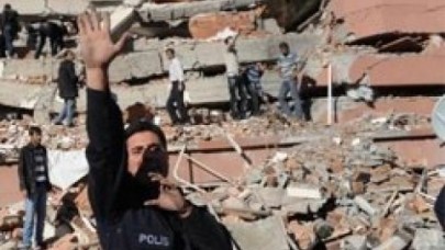 Van'da artçı deprem fırtınası