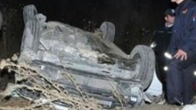 Otobüs otomobille çarpıştı: 5 ölü