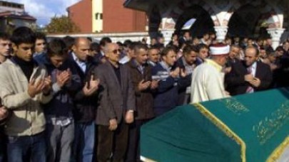 Liseli Aziz üst geçit kurbanı oldu