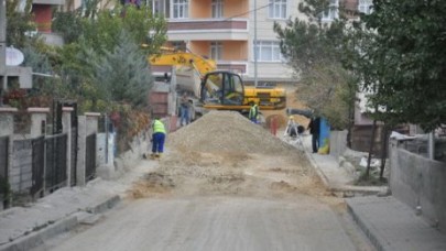 TEPECİK'TE ALT YAPI ÇALIŞMALARI SÜRÜYOR