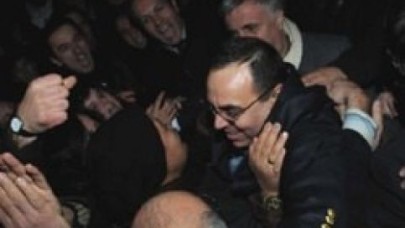 İzmir'de adliyeye sevkedilen 19 kişi serbest