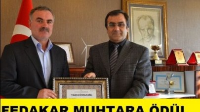 Fedakar Muhtara Takdir Belgesi