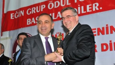 CEM KARA’YA ÖDÜL