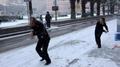 İstanbul'da bugün kar var, yarın hava ısınıyor
