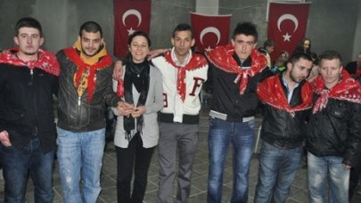 GÜLE GÜLE ASKER. ŞANSINIZ BOL OLSUN...