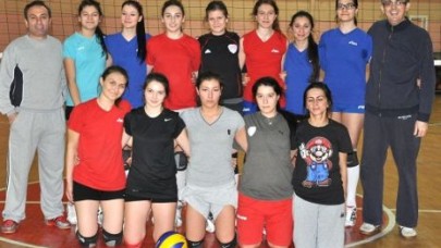 SİLİVRİ’NİN VOLEYBOL GURURU