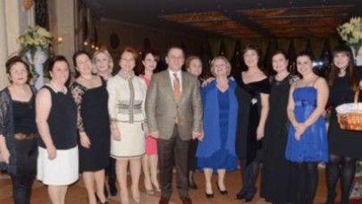 Işıklar Kadınların Gününü Kutladı