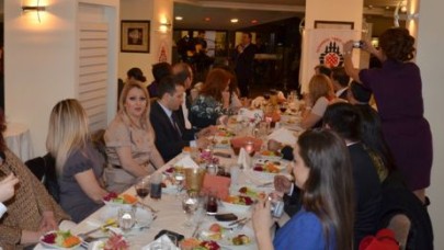 HEKİMLER YEMEKTE BULUŞTU