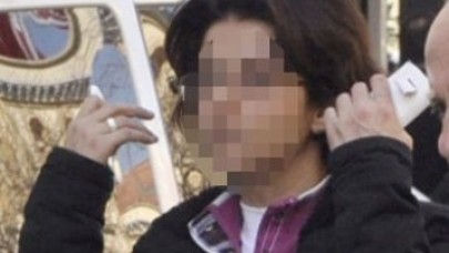 bebeğinin boğazını kesti, çöpe attı