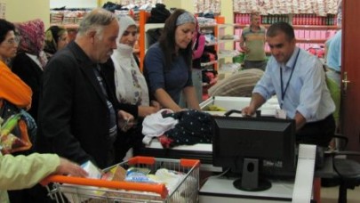 Sosyal Market’ten alan da veren de memnun