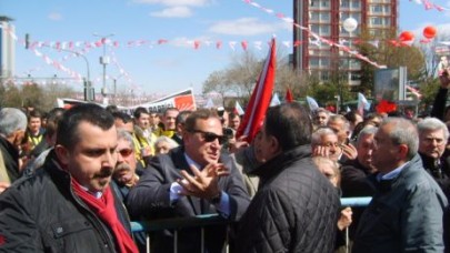 CHP otobüslerine engel