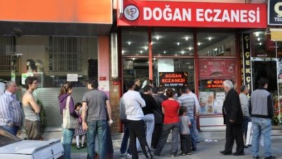 Nöbetçi eczanelerde kuyruk çilesi