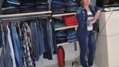 MÜŞTERİ KILIKLI HIRSIZLAR İŞ BAŞINDA