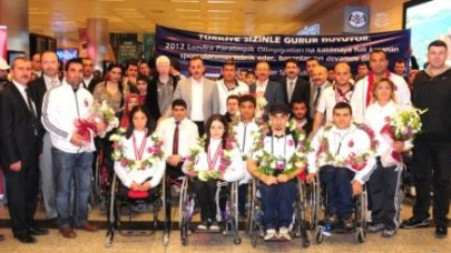 ATLETİZM’DE 52 YILLIK ‘ENGEL’İ YIKTILAR