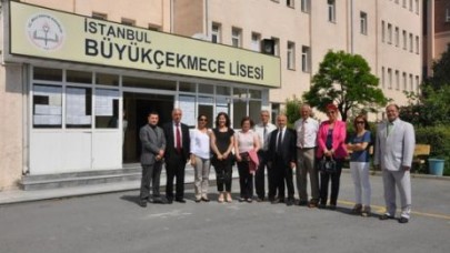 AKGÜN B.ÇEKMECE LİSESİNİ ZİYARET ETTİ