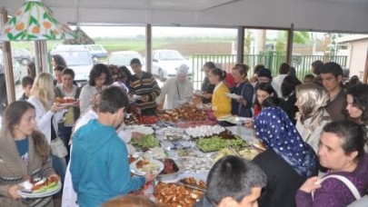 YILIN ANNELERİ YİNE GÖNÜLLÜ ANNELER