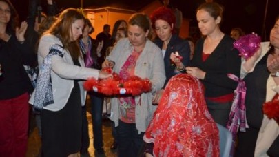 YUNAN GELİNE KINA GECESİ