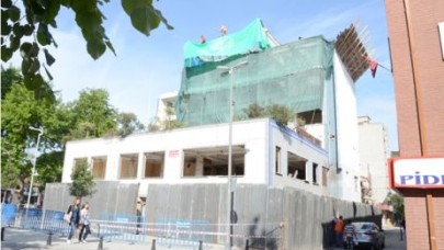 SİLVİYA OTEL’İN YIKIMINA BAŞLANDI