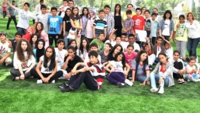 GENÇLER SINAV STRESİNİ UNUTTU