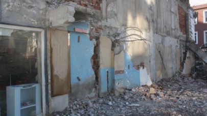 Faciaya ramak kalmıştı ki…