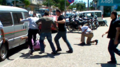 Silivri Adliyesi önünde sopalı kavga