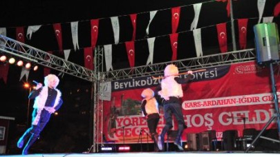 Beylikdüzü, Yöresel Gecelere Kars-Ardahan-Iğdır Gecesi ile başladı.