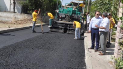 CUMHURİYET MAHALLESİ’NE 10 BİN 950 TON ASFALT