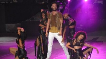 ‘Büyükçekmece’de 7.6 şiddetinde Murat Boz depremi yaşandı’