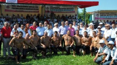 PEHLİVANLAR ÇATALCA ER MEYDANINDA