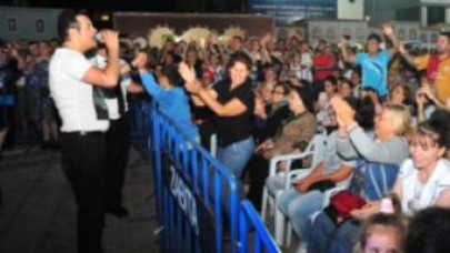 BEYLİKDÜZÜ HAKAN PEKER’LE COŞTU…