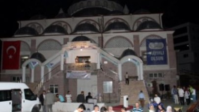 HZ. HAMZA CAMİSİ RAMAZAN’IN BEREKETİ İLE AÇILDI