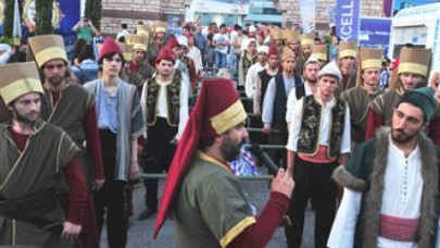 B.DÜZÜ’NDE BAKLAVA ALAYI COŞKUSU