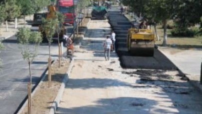 BEYLİKDÜZÜ’NE 36 BİN TON ASFALT…