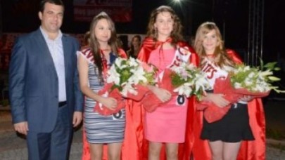 DEĞİRMENKÖY’DE DOMATESLER YARIŞTI