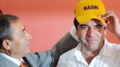 Polisten gazetecilere darbeye dayanıklı şapka