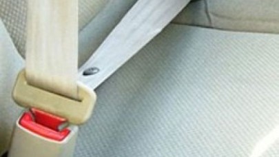 Emniyet kemeri takmayan taksici yandı...