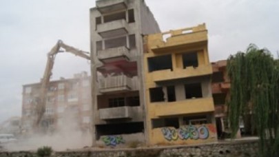 yıkımlara devam ediyor