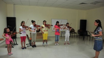 Kursiyerler sergiye hazırlanıyor