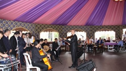 Darülaceze’de sevinçli nağmeler