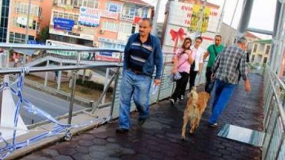 TÜYAP üst geçidi alarm veriyor