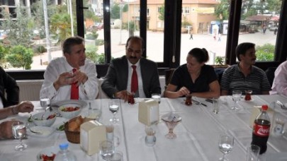 Romanlardan Cem Kara’ya ziyaret